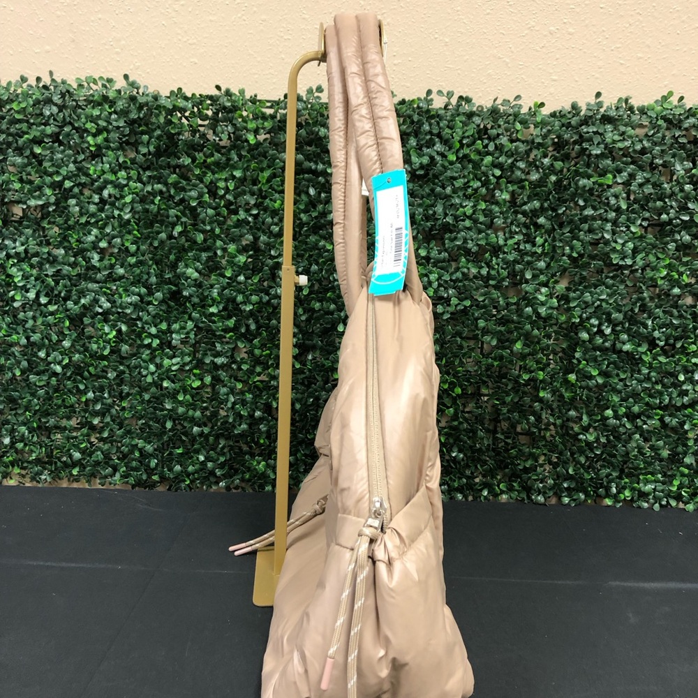 Urban Expressions Handbags Rae Duffel - Picture 3 of 14